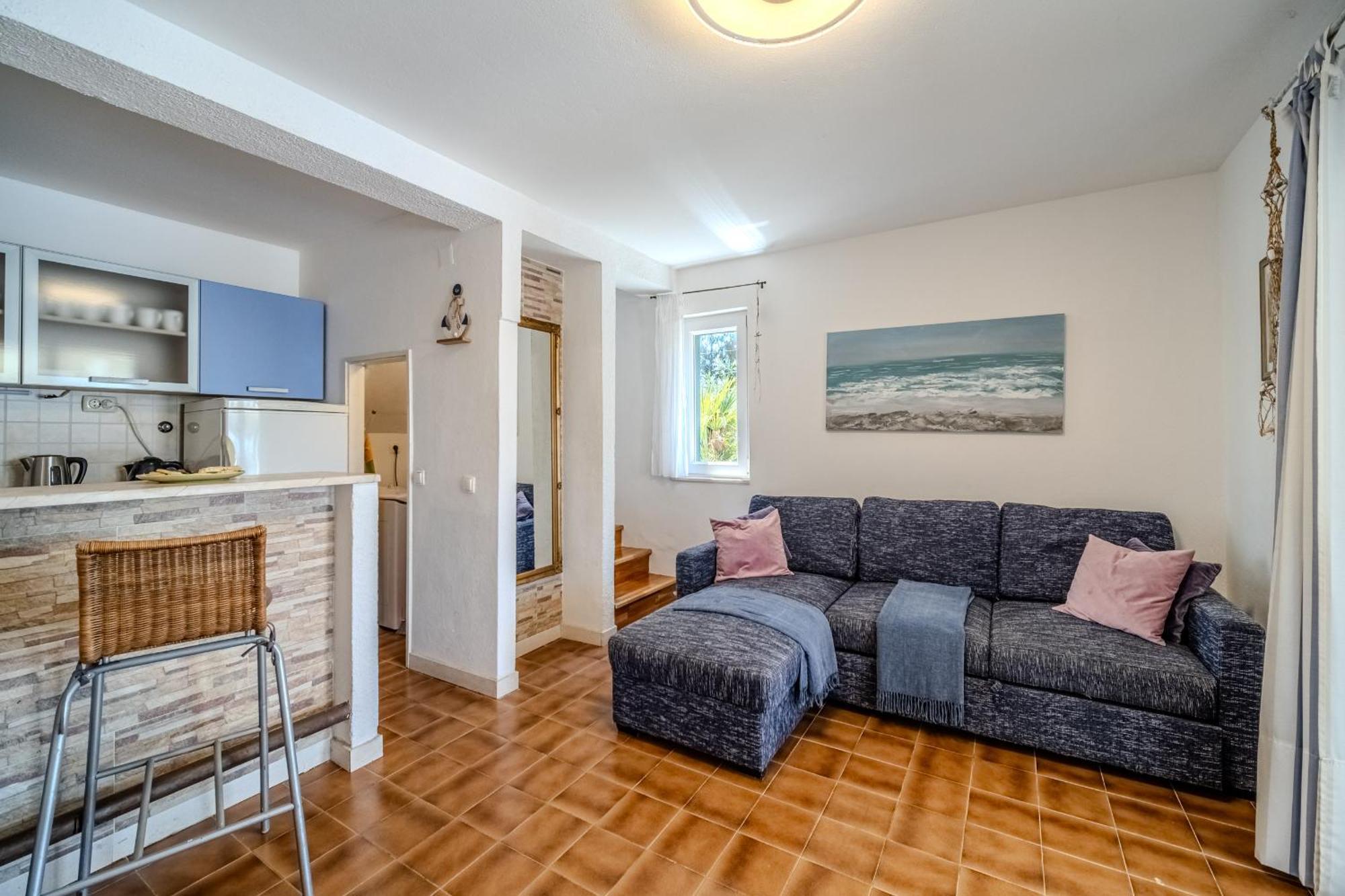 Villa Julia With Heated Pool, Ideal For Large Groups Милна Экстерьер фото