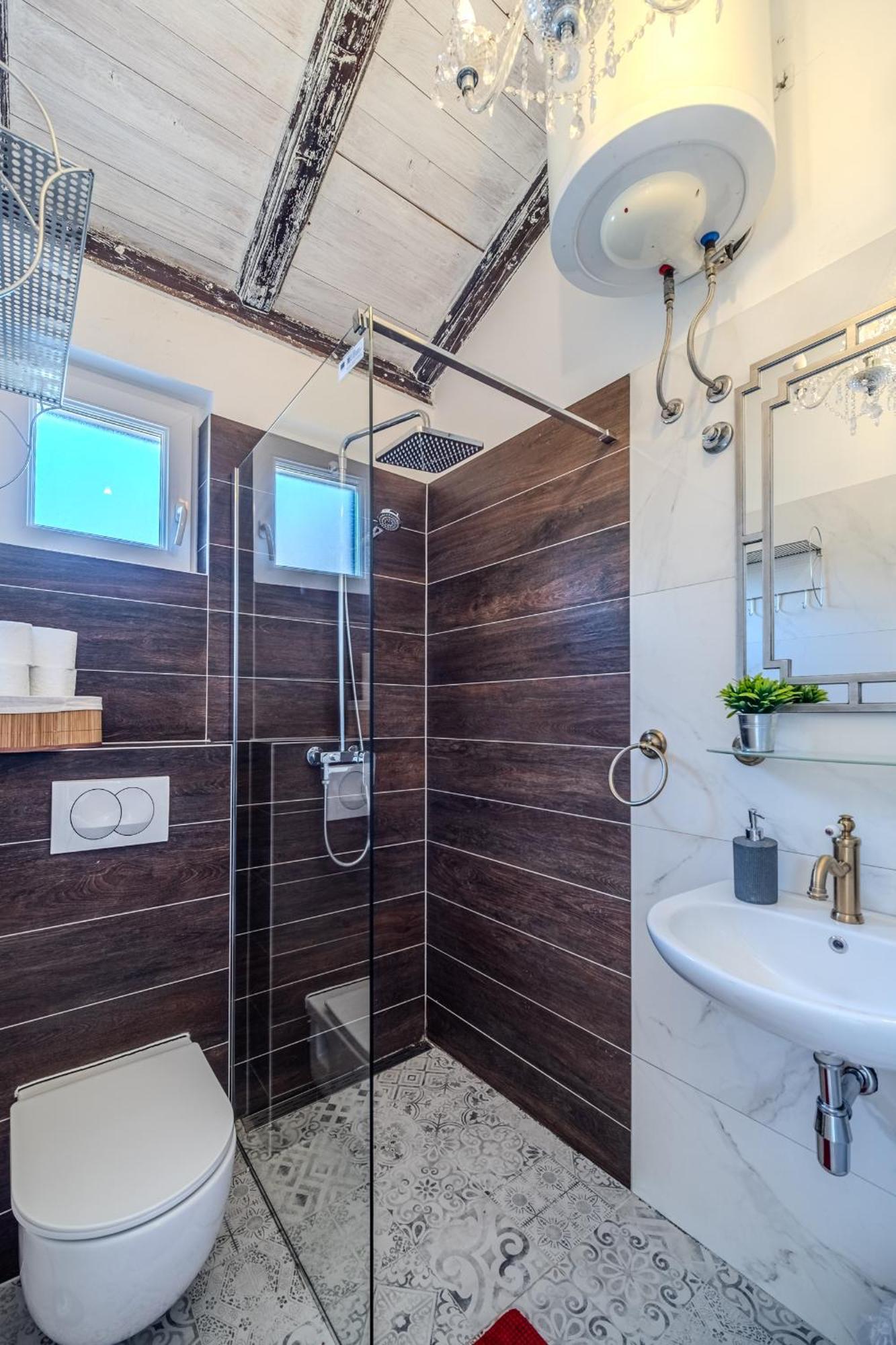Villa Julia With Heated Pool, Ideal For Large Groups Милна Экстерьер фото